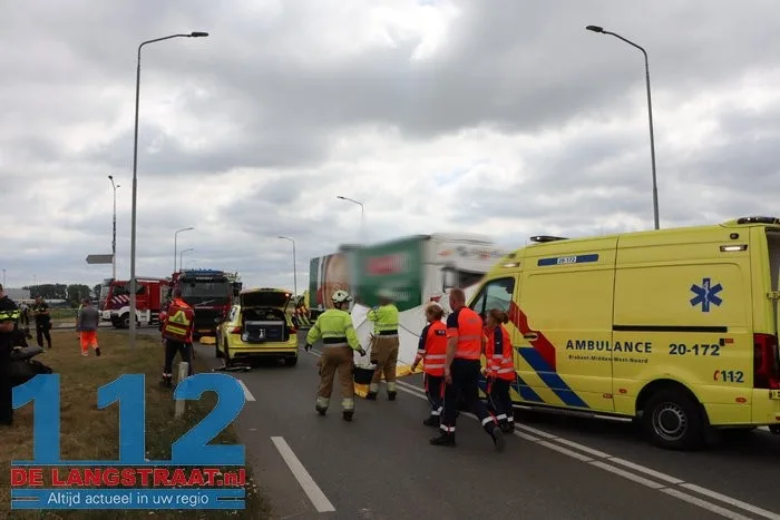 Vrouw (80) komt om het leven bij ernstig ongeluk met vrachtwagen 7 Vrouw (80) komt om het leven bij ernstig ongeluk met vrachtwagen 112 De Langstraat