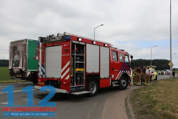 Vrouw (80) komt om het leven bij ernstig ongeluk met vrachtwagen 17 Vrouw (80) komt om het leven bij ernstig ongeluk met vrachtwagen 112 De Langstraat