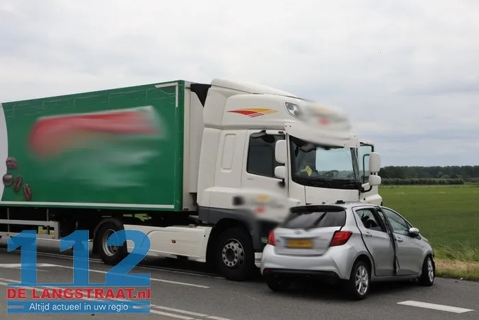 Vrouw (80) komt om het leven bij ernstig ongeluk met vrachtwagen 21 Vrouw (80) komt om het leven bij ernstig ongeluk met vrachtwagen 112 De Langstraat