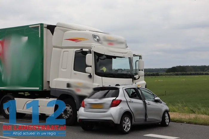 Vrouw (80) komt om het leven bij ernstig ongeluk met vrachtwagen 22 Vrouw (80) komt om het leven bij ernstig ongeluk met vrachtwagen 112 De Langstraat