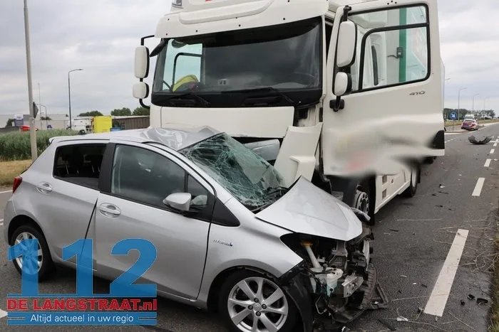 Vrouw (80) komt om het leven bij ernstig ongeluk met vrachtwagen 27 Vrouw (80) komt om het leven bij ernstig ongeluk met vrachtwagen 112 De Langstraat