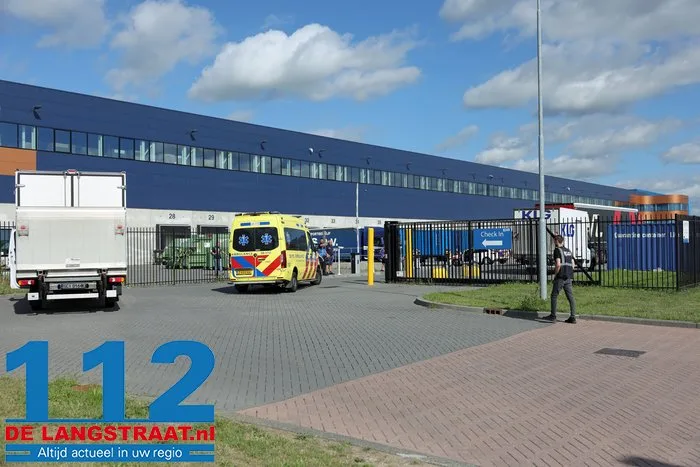 Ernstig ongeluk met vrachtwagen op terrein van bedrijf in Waalwijk 112 De Langstraat