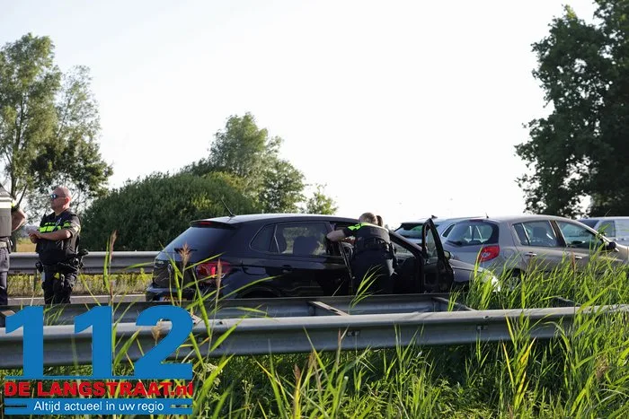 File op A59 door ongeluk bij Waalwijk: auto’s botsen op elkaar 112 De Langstraat