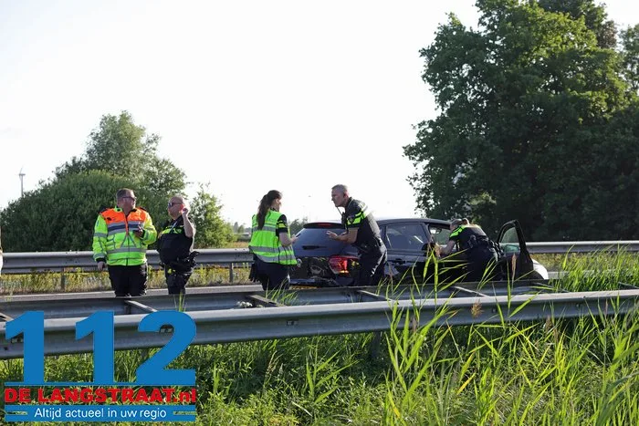 File op A59 door ongeluk bij Waalwijk: auto’s botsen op elkaar 112 De Langstraat