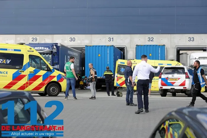 Ernstig ongeluk met vrachtwagen op terrein van bedrijf in Waalwijk 112 De Langstraat