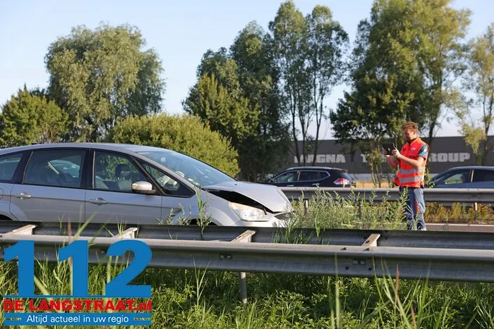 File op A59 door ongeluk bij Waalwijk: auto’s botsen op elkaar 112 De Langstraat