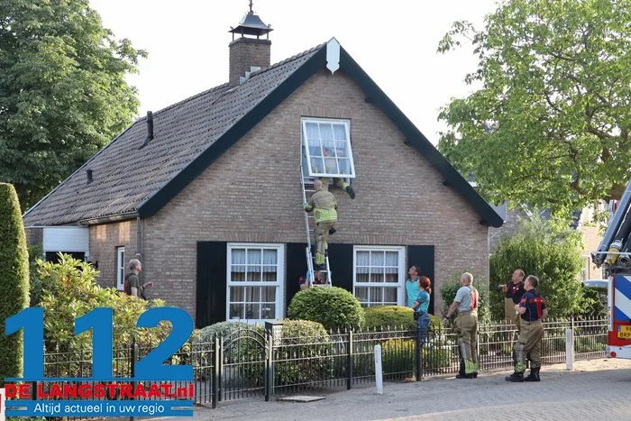 Brandweer helpt ambulance bij val in woning om binnen te komen 112 De Langstraat
