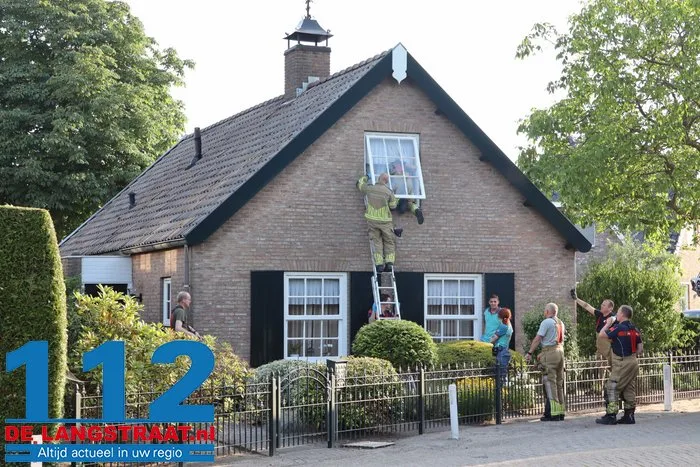 Brandweer helpt ambulance bij val in woning om binnen te komen 112 De Langstraat