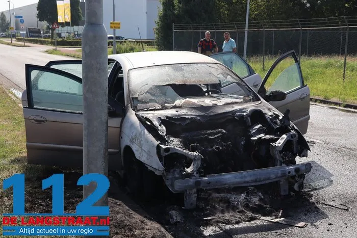 Autobrand aan de Weteringweg in Waalwijk 112 De Langstraat