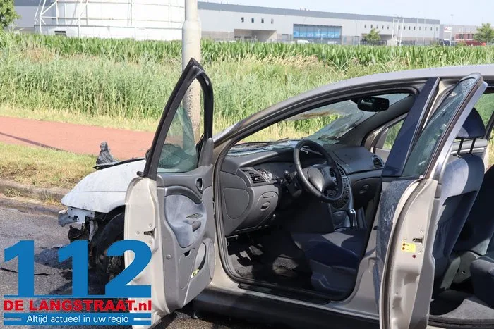 Autobrand aan de Weteringweg in Waalwijk 112 De Langstraat