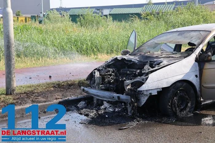 Autobrand aan de Weteringweg in Waalwijk 112 De Langstraat