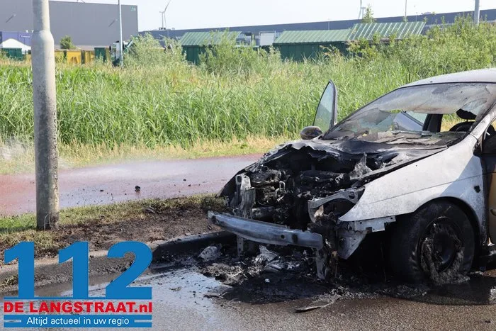 Autobrand aan de Weteringweg in Waalwijk 112 De Langstraat