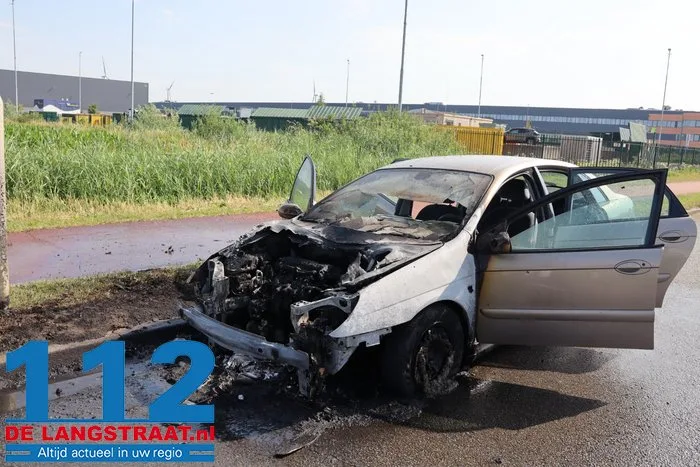 Autobrand aan de Weteringweg in Waalwijk 112 De Langstraat