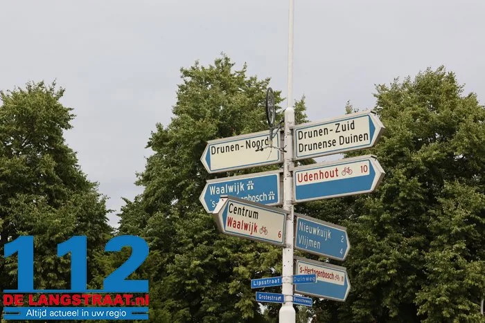 Ondanks irritatie bij gemeente opnieuw raak: wegwijzerpaal in Drunen voor vierde keer ‘versierd’ met fiets 1 Ondanks irritatie bij gemeente opnieuw raak: wegwijzerpaal in Drunen voor vierde keer ‘versierd’ met fiets 112 De Langstraat