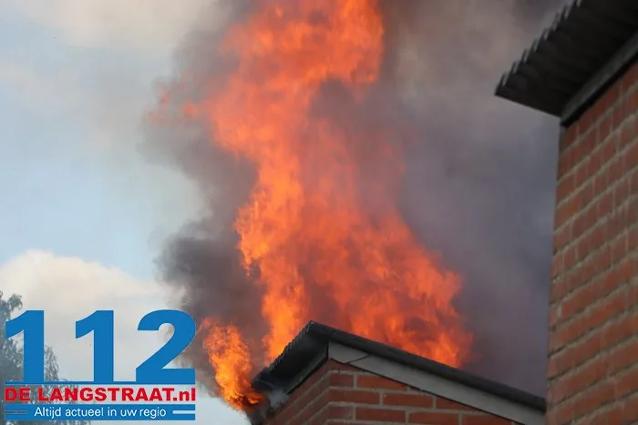Schuurbrand aan de Erve in Waalwijk zorgt voor flinke rookontwikkeling 112 De Langstraat