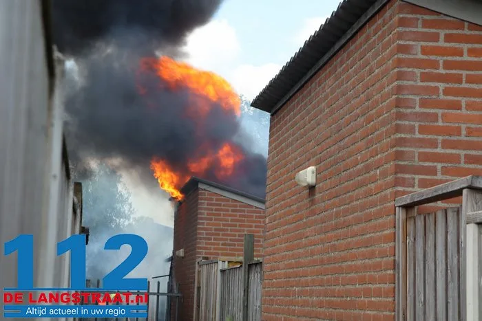 Schuurbrand aan de Erve in Waalwijk zorgt voor flinke rookontwikkeling 112 De Langstraat