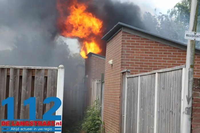 Schuurbrand aan de Erve in Waalwijk zorgt voor flinke rookontwikkeling 112 De Langstraat