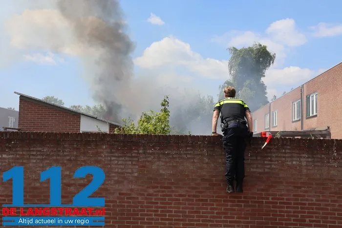 Schuurbrand aan de Erve in Waalwijk zorgt voor flinke rookontwikkeling 112 De Langstraat