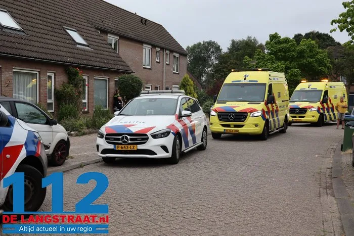 Overleden vrouw onder verdachte omstandigheden gevonden in zwembad, 39-jarige aangehouden 3 Overleden vrouw onder verdachte omstandigheden gevonden in zwembad, 39-jarige aangehouden 112 De Langstraat