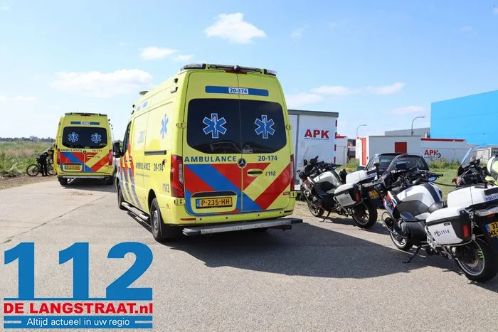 Wielrenner zonder hartslag aangetroffen in berm Waalwijk, man gered door snelle hulp van omstanders 10 Wielrenner zonder hartslag aangetroffen in berm Waalwijk, man gered door snelle hulp van omstanders 112 De Langstraat