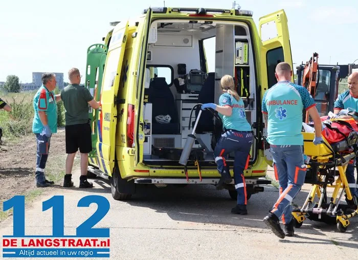 Wielrenner zonder hartslag aangetroffen in berm Waalwijk, man gered door snelle hulp van omstanders 13 Wielrenner zonder hartslag aangetroffen in berm Waalwijk, man gered door snelle hulp van omstanders 112 De Langstraat