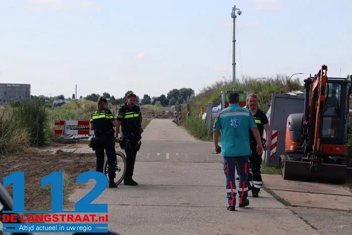 Wielrenner zonder hartslag aangetroffen in berm Waalwijk, man gered door snelle hulp van omstanders 9 Wielrenner zonder hartslag aangetroffen in berm Waalwijk, man gered door snelle hulp van omstanders 112 De Langstraat