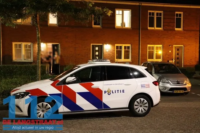 Vrouw overleden bij geweldsincident in Vlijmen, man aangehouden 7 Vrouw overleden bij geweldsincident in Vlijmen, man aangehouden 112 De Langstraat