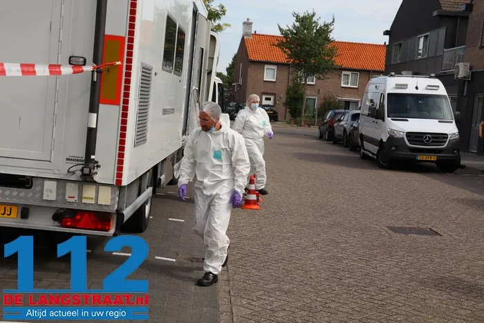 (UPDATE) Vrouw (38) overleden bij huiselijk geweld in Vlijmen, man (35) aangehouden: ‘Kindje is door buren opgevangen’ 10 (UPDATE) Vrouw (38) overleden bij huiselijk geweld in Vlijmen, man (35) aangehouden: ‘Kindje is door buren opgevangen’ 112 De Langstraat