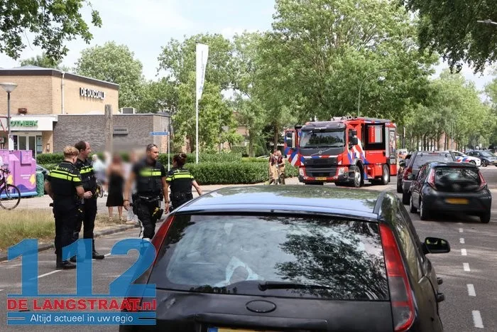 Vier auto’s botsen op elkaar op Blyde Incomstelaan in Waalwijk 14 Vier auto’s botsen op elkaar op Blyde Incomstelaan in Waalwijk 112 De Langstraat