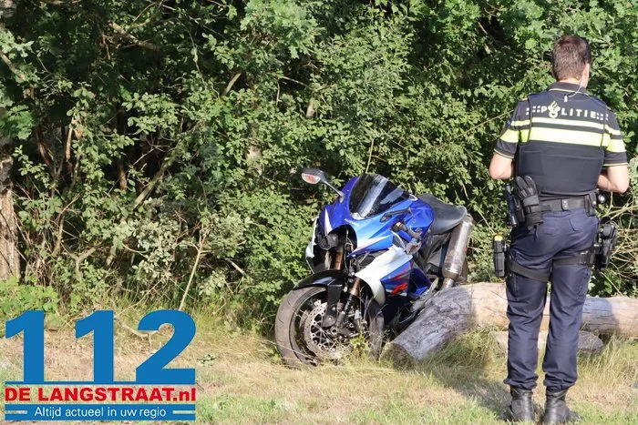Motorrijder gewond bij val in Loon op Zand, slachtoffer naar het ziekenhuis 1 Motorrijder gewond bij val in Loon op Zand, slachtoffer naar het ziekenhuis 112 De Langstraat