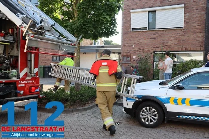 Klein woningbrandje aan de Schoolmeesterstraat in Vlijmen 7 Klein woningbrandje aan de Schoolmeesterstraat in Vlijmen 112 De Langstraat