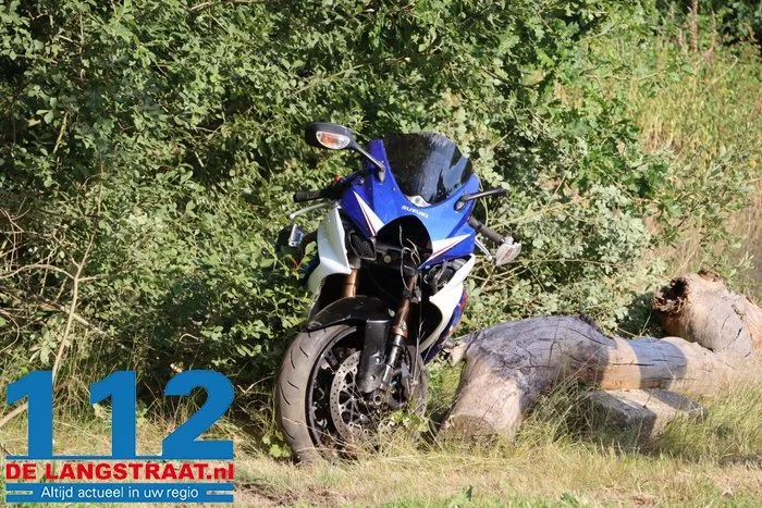 Motorrijder gewond bij val in Loon op Zand, slachtoffer naar het ziekenhuis 7 Motorrijder gewond bij val in Loon op Zand, slachtoffer naar het ziekenhuis 112 De Langstraat
