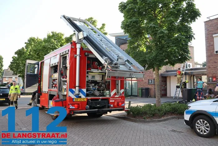 Klein woningbrandje aan de Schoolmeesterstraat in Vlijmen 8 Klein woningbrandje aan de Schoolmeesterstraat in Vlijmen 112 De Langstraat