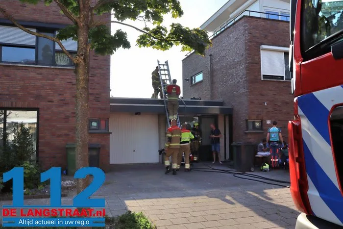 Klein woningbrandje aan de Schoolmeesterstraat in Vlijmen 9 Klein woningbrandje aan de Schoolmeesterstraat in Vlijmen 112 De Langstraat
