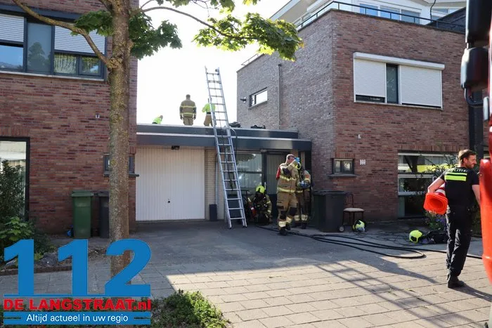Klein woningbrandje aan de Schoolmeesterstraat in Vlijmen 11 Klein woningbrandje aan de Schoolmeesterstraat in Vlijmen 112 De Langstraat