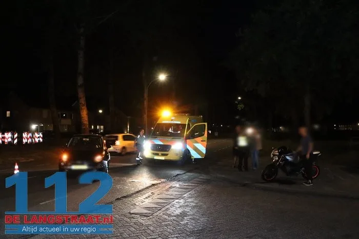 Motorrijder gewond na botsing met auto op Blyde Incomstelaan in Waalwijk 3 Motorrijder gewond na botsing met auto op Blyde Incomstelaan in Waalwijk 112 De Langstraat