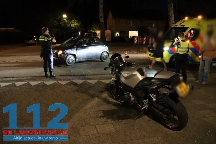 Motorrijder gewond na botsing met auto op Blyde Incomstelaan in Waalwijk 9 Motorrijder gewond na botsing met auto op Blyde Incomstelaan in Waalwijk 112 De Langstraat