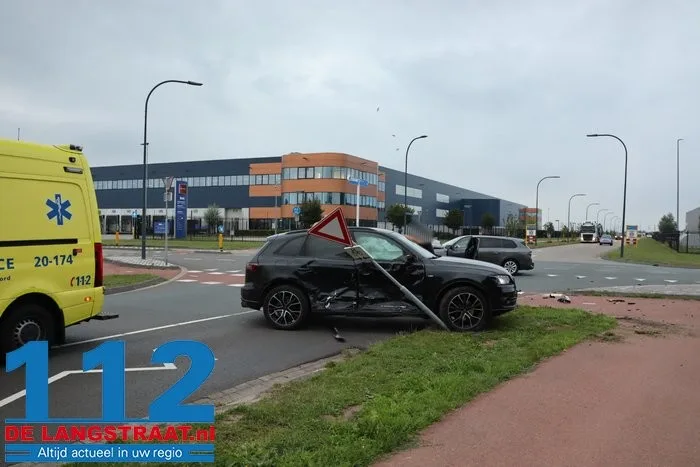 Flinke aanrijding op beruchte kruising Kloosterheulweg in Waalwijk 3 Flinke aanrijding op beruchte kruising Kloosterheulweg in Waalwijk 112 De Langstraat