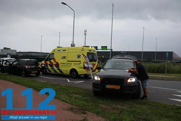 Flinke aanrijding op beruchte kruising Kloosterheulweg in Waalwijk 7 Flinke aanrijding op beruchte kruising Kloosterheulweg in Waalwijk 112 De Langstraat