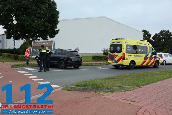 Flinke aanrijding op beruchte kruising Kloosterheulweg in Waalwijk 16 Flinke aanrijding op beruchte kruising Kloosterheulweg in Waalwijk 112 De Langstraat