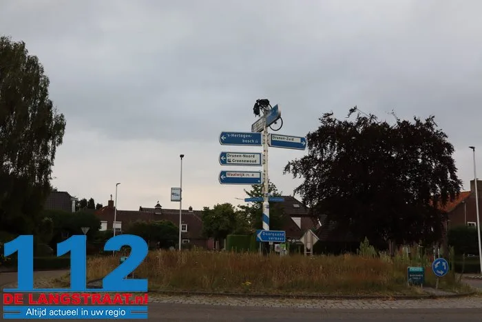 Gemeente is het helemaal zat, maar grappenmakers blijven lol hebben: weer fiets in paal in Drunen 5 Gemeente is het helemaal zat, maar grappenmakers blijven lol hebben: weer fiets in paal in Drunen 112 De Langstraat