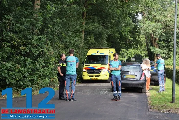 Botsing op Hoefsvenlaan in Waalwijk: twee auto's betrokken 112 De Langstraat