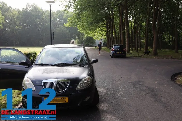 Botsing op Hoefsvenlaan in Waalwijk: twee auto's betrokken 112 De Langstraat