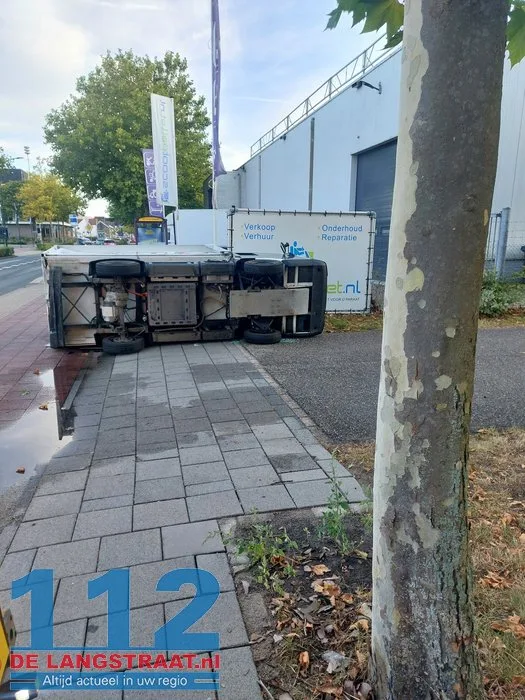 Picnic wagentje op zijn kant Kaatsheuvel 2 Picnic wagentje op zijn kant Kaatsheuvel 112 De Langstraat