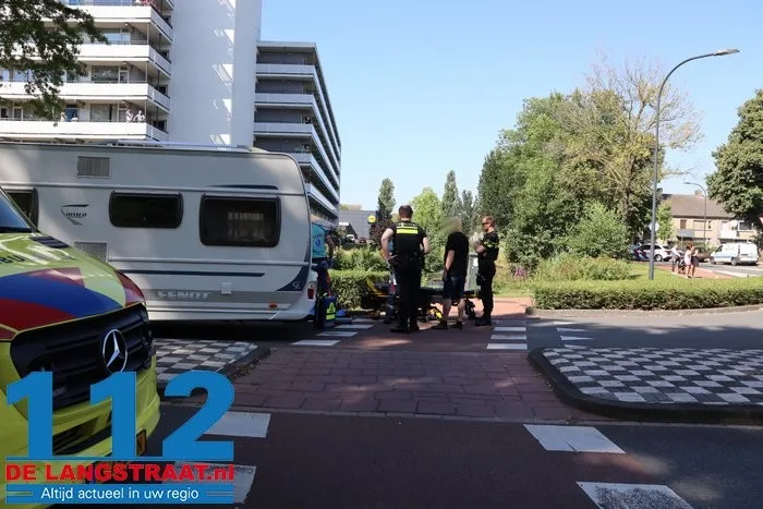 Fietsster zwaargewond bij botsing met caravan op rotonde in Waalwijk 2 Fietsster zwaargewond bij botsing met caravan op rotonde in Waalwijk 112 De Langstraat