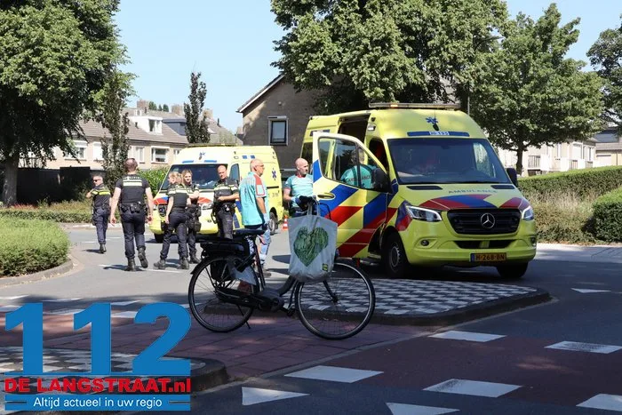 Fietsster zwaargewond bij botsing met caravan op rotonde in Waalwijk 28 Fietsster zwaargewond bij botsing met caravan op rotonde in Waalwijk 112 De Langstraat