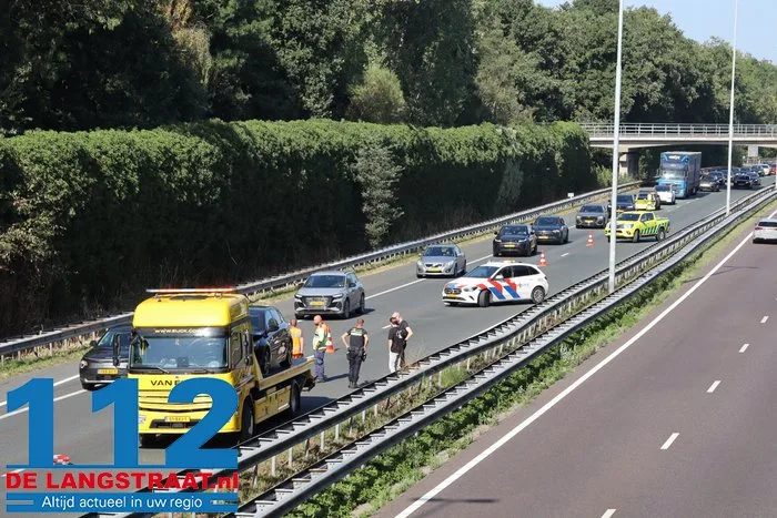 Auto botst tegen vangrail op A59 bij Vlijmen en raakt beschadigd 3 Auto botst tegen vangrail op A59 bij Vlijmen en raakt beschadigd 112 De Langstraat