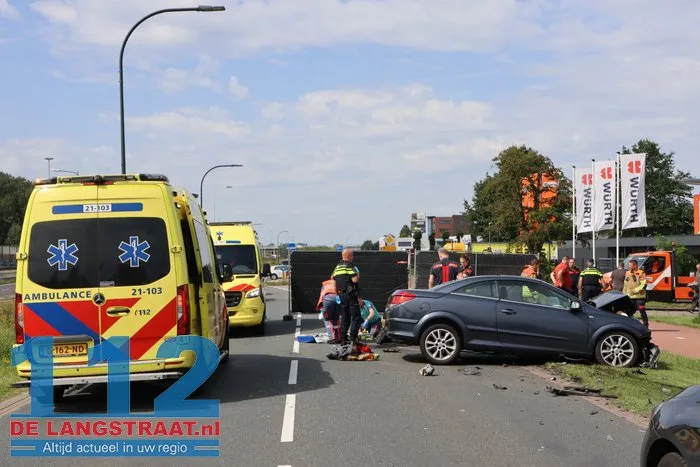 Automobilist overleden bij frontale aanrijding, andere bestuurder bekneld 1 Automobilist overleden bij frontale aanrijding, andere bestuurder bekneld 112 De Langstraat