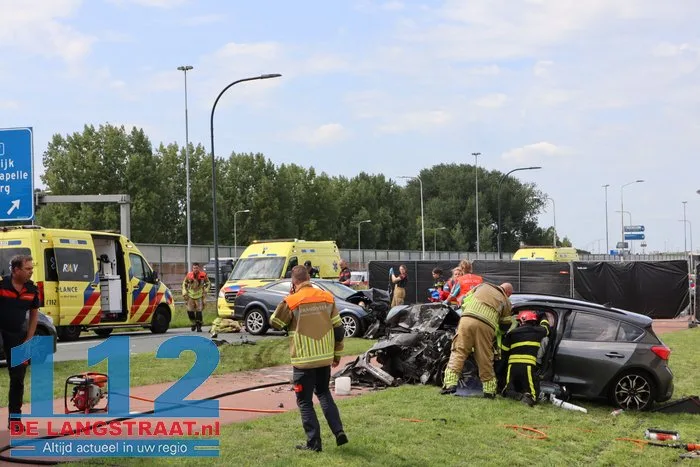 Automobilist overleden bij frontale aanrijding, andere bestuurder bekneld 9 Automobilist overleden bij frontale aanrijding, andere bestuurder bekneld 112 De Langstraat