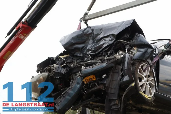 Automobilist overleden bij frontale aanrijding, andere bestuurder bekneld 25 Automobilist overleden bij frontale aanrijding, andere bestuurder bekneld 112 De Langstraat